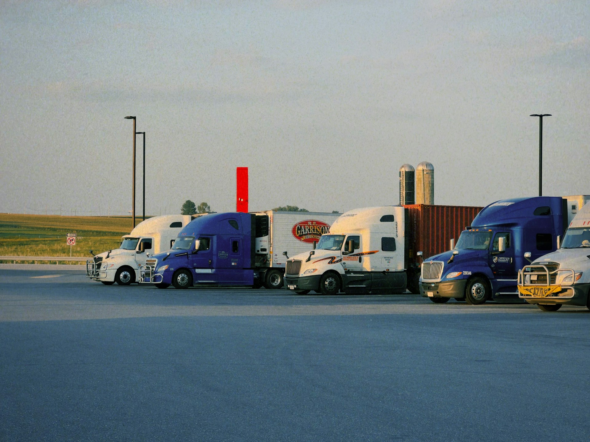 Trucking Company Funding Made Easy Quick Financial Options for Owner Operators